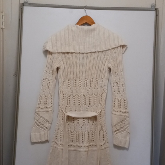 Knitted Cream Sweater Size S - Picture 5 of 7